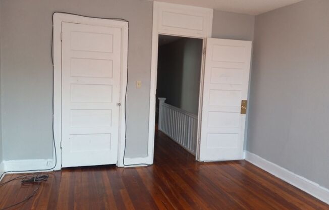 3 beds, 1 bath, $1,250