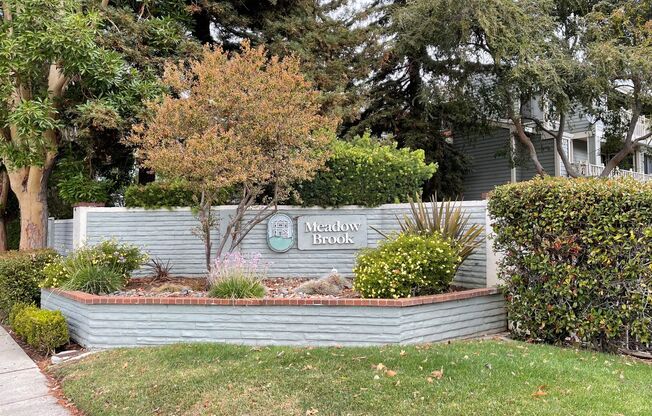 2 bedrooms 2bath Condo in Fremont gated community with pools