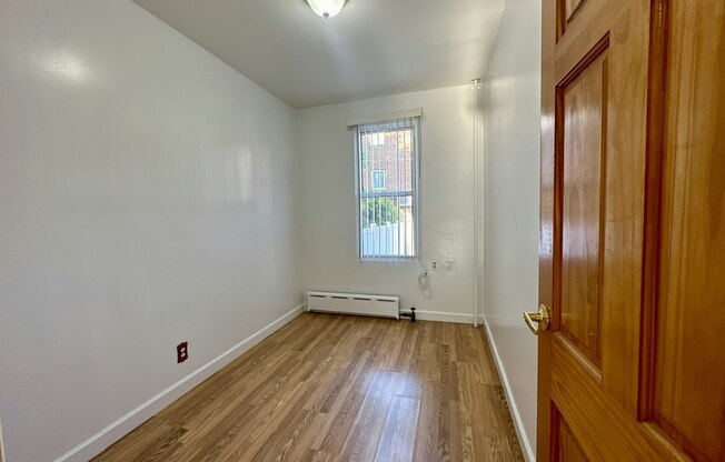 2 beds, 1 bath, $3,000, Unit 1