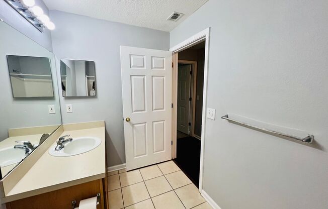 2 beds, 2 baths, $1,360