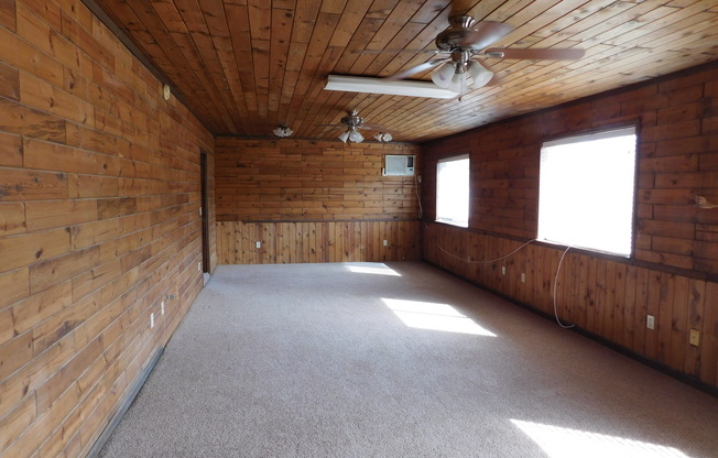 GREAT CHANDLER LOCATION!