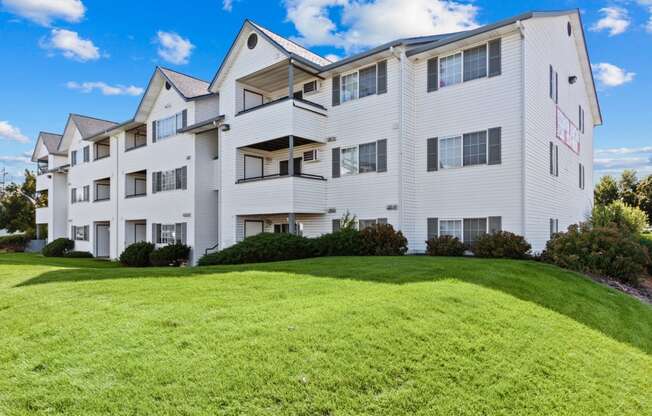 Farr Court Exterior Building Green Grass