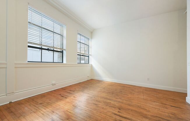 1 bed, 1 bath, 400 sqft, $1,250, Unit Bowtie High-211