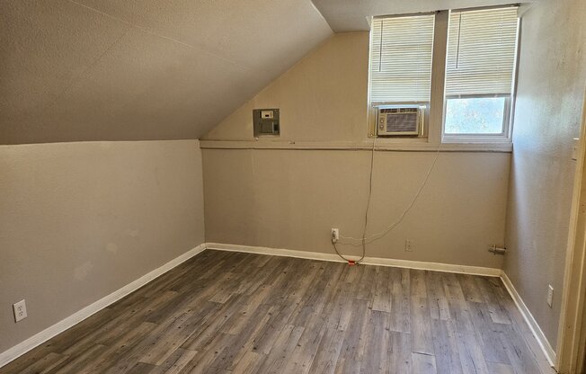 1719 W CRAIG PL