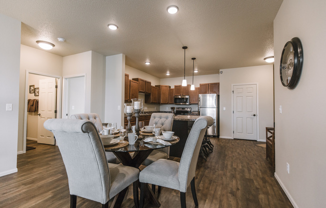 3 beds, 2 baths, 1,242 sqft, $1,750, Unit 4201-308