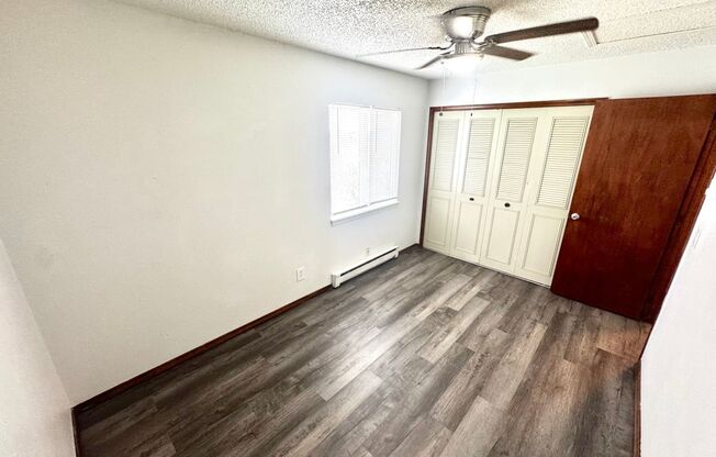 2 beds, 1 bath, 564 sqft, $900, Unit Unit M