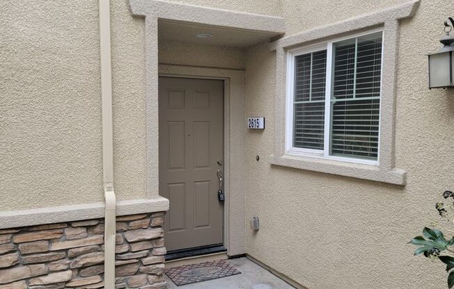Adorable 3 bedroom 2.5 Bath Condo