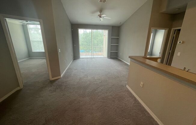 Third Floor 2/2 Condo in Visconti!