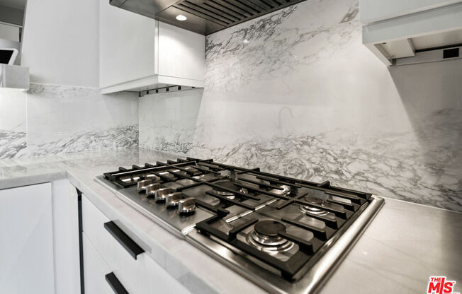 1 bed, 1 bath, 820 sqft, $3,200, Unit 2908