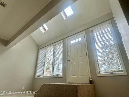 2 beds, 1 bath, 1,000 sqft, $2,400, Unit # SIDE