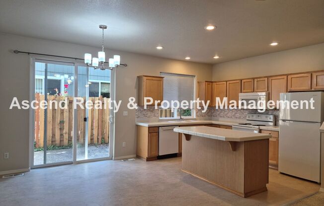 **Move In Special**Beaverton Convenience with Central AC & Attached Garage  Minutes to MAX, Costco, Nike & Parks