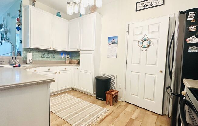 2 beds, 2 baths, $1,800