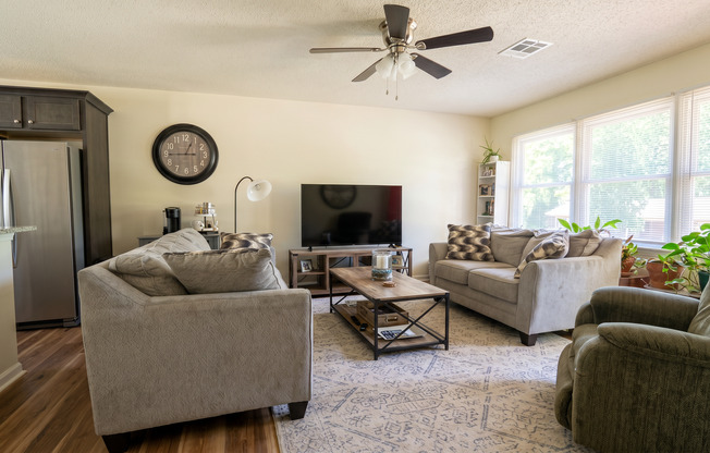 2 beds, 1 bath, 855 sqft, $1,350, Unit 10A