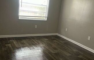 2 beds, 1 bath, $1,000, Unit 36