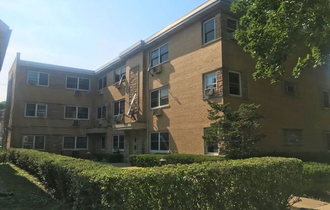 1 bed, 1 bath, $1,210, Unit 6440-2A