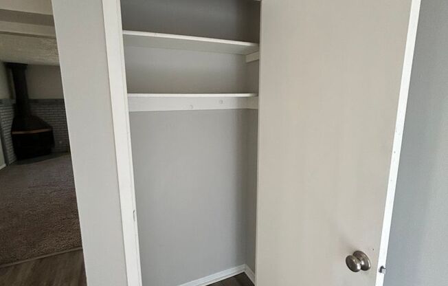 2 beds, 1 bath, 875 sqft, $1,075, Unit 10719-6