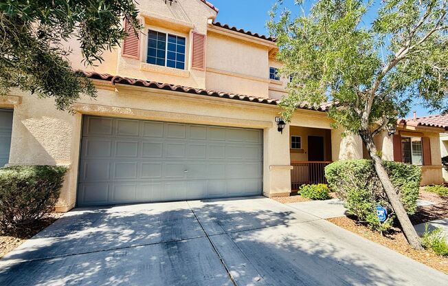Beautiful  3 bedroom Townhome in Gate Community! Available NOW!
