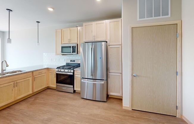 1 bed, 1 bath, 774 sqft, $1,600, Unit #315