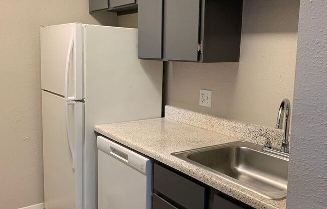 1 bed, 1 bath, 703 sqft, $850, Unit 2111