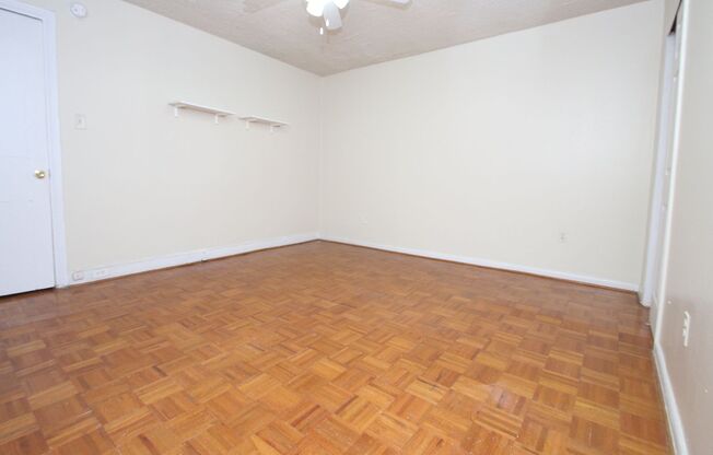 Large 1 BR Located On Historical, Tree Lined Clinton Street! *Available February* *One Month Free*