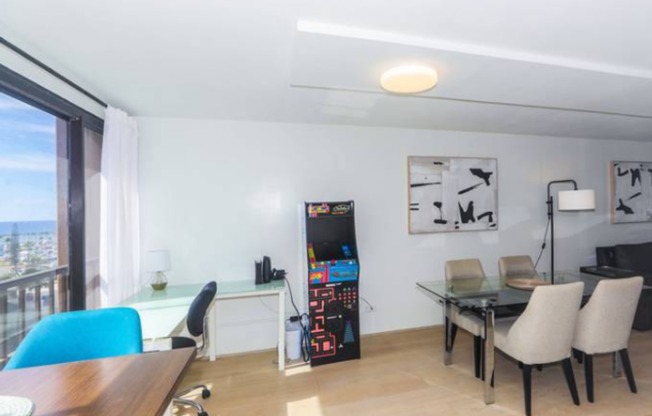 1 bed, 1 bath, $3,000, Unit # 1213