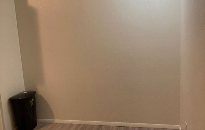 1 bed, 1 bath, 500 sqft, $999, Unit 7