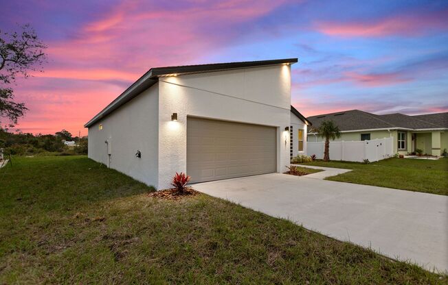 Newly built! Modern, energy efficient home with ALL of the upgrades!