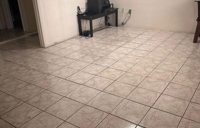 Jaclyn Apartments