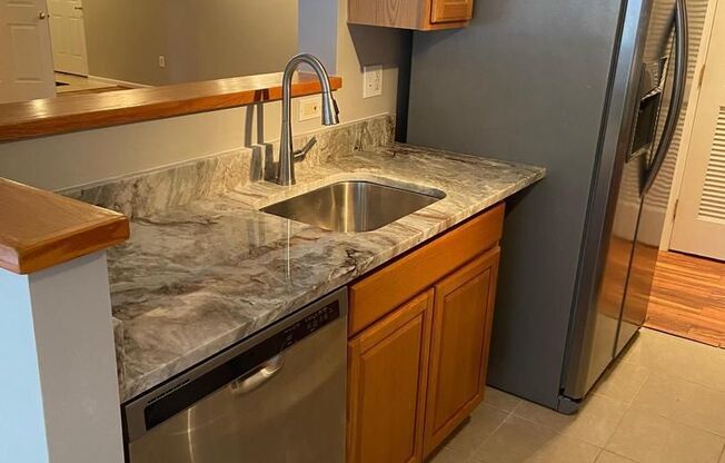 Ground Level Condo in Piney Orchard