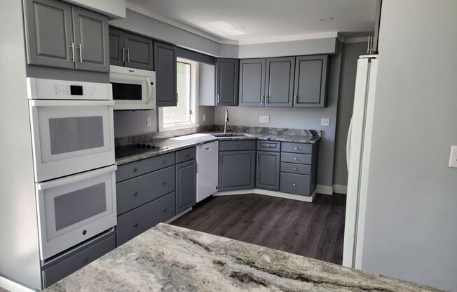 148 Russells Mills Rd Dartmouth, MA 3 Bedrooms, 2 Bathrooms