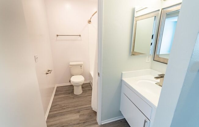 2 beds, 2 baths, 900 sqft, $2,198, Unit 212