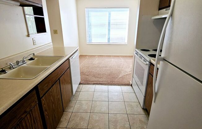 1 bed, 1 bath, 671 sqft, $850, Unit 3807-2A