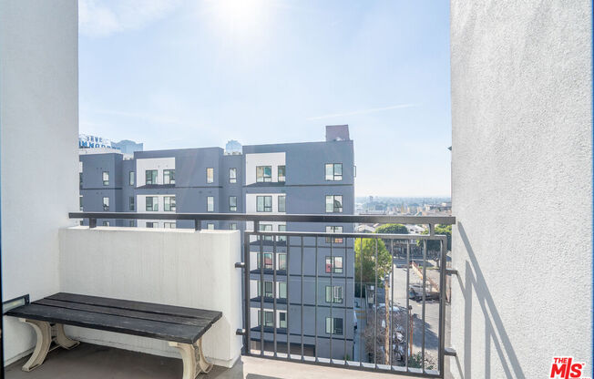 2 beds, 2 baths, 960 sqft, $3,200, Unit 517