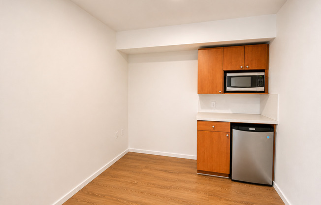 Studio, 1 bath, 176 sqft, $1,095, Unit 4320