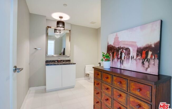 1 bed, 2 baths, 1,020 sqft, $5,500, Unit 31F