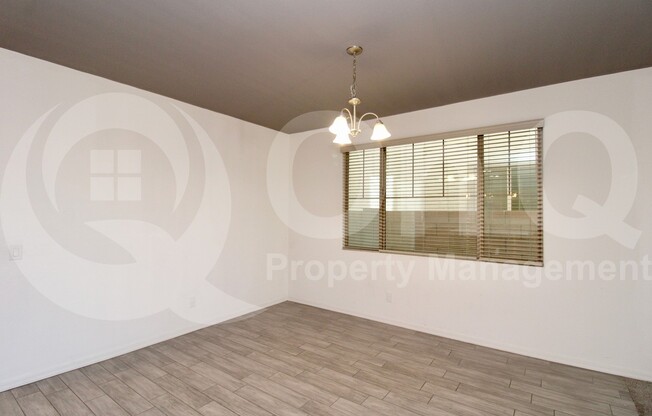 4616 S 118 DR