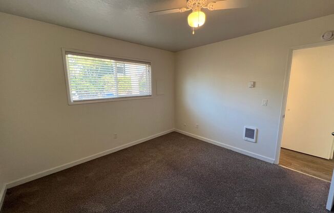 1 bed, 1 bath, 595 sqft, $1,250, Unit 11