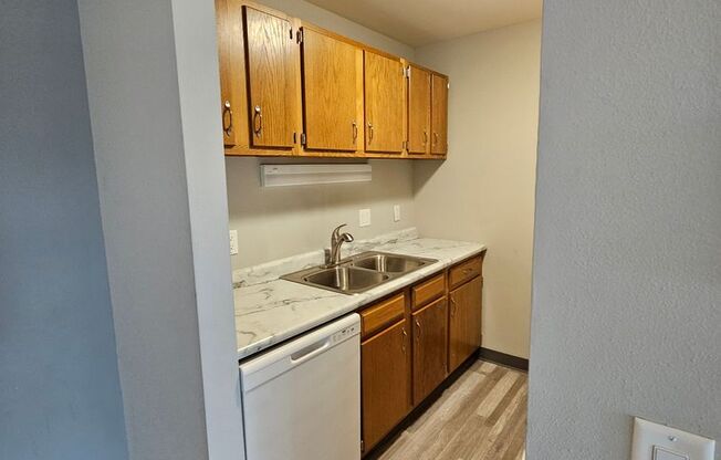 1 bed, 1 bath, 676 sqft, $1,125, Unit 25 - 216