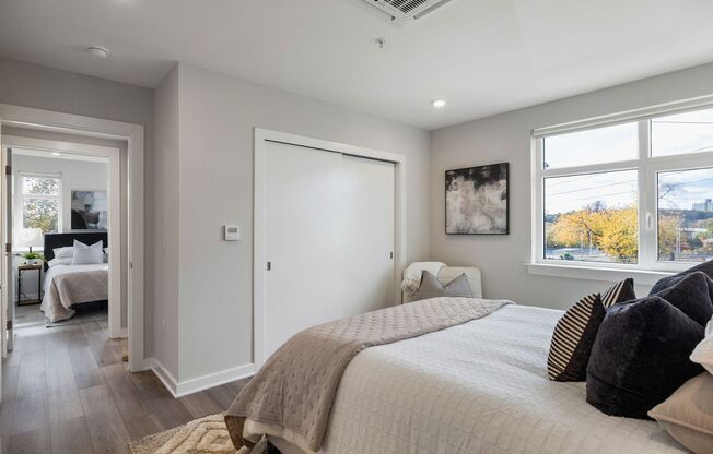 2 beds, 1 bath, 815 sqft, $2,130, Unit D215