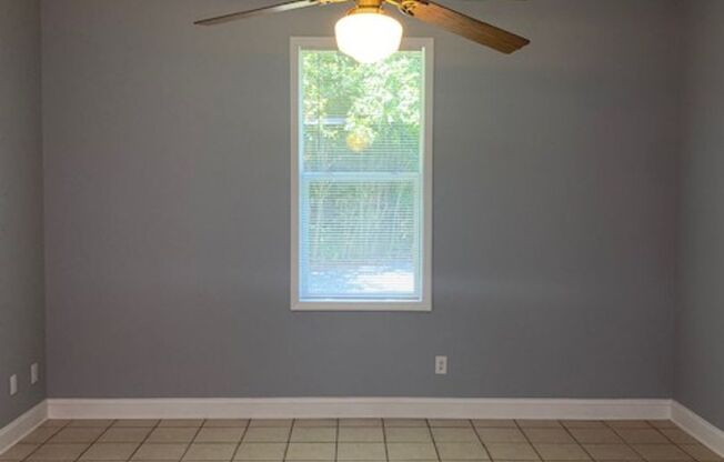 Downtown Cornelius! Minutes from Lake Norman! 2 Bedroom, DUPLEX!