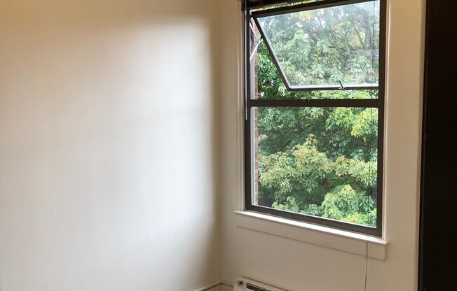 Studio, 1 bath, 495 sqft, $1,325, Unit 35