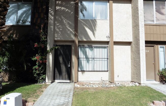 Community Pool and Spa. 2 Story, 2 Bedrooms, All Bedroom upstairs. New remodel kitchen with white cabinets, new sink and faucet, granite countertops, new bathroom granite countertops, new sinks and new faucets. Luxury Vinyl Plank flooring. Easy exit to Th