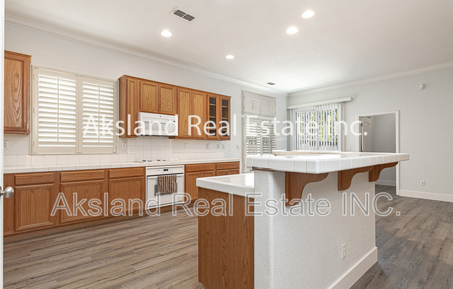 611 BROOKHURST BLVD