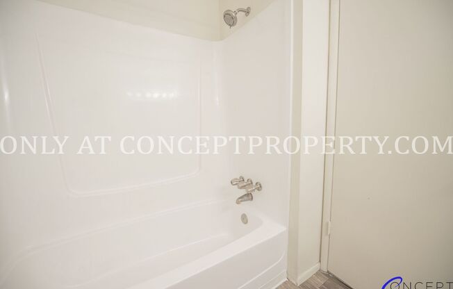 2 beds, 1.5 baths, 1,040 sqft, $1,349, Unit 14