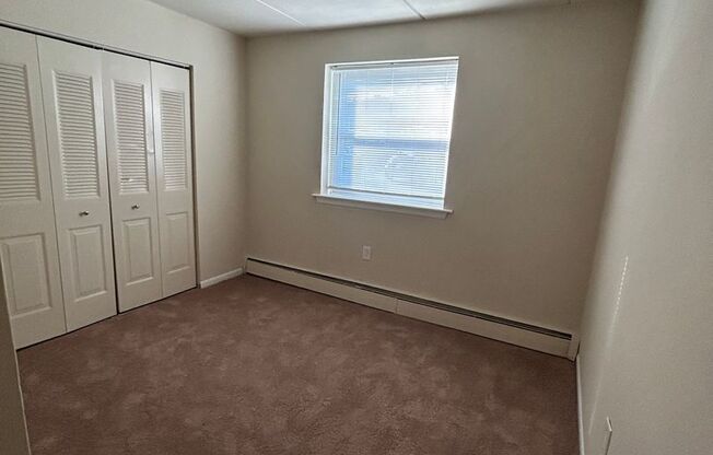 2 beds, 1.5 baths, 934 sqft, $1,650, Unit Q01