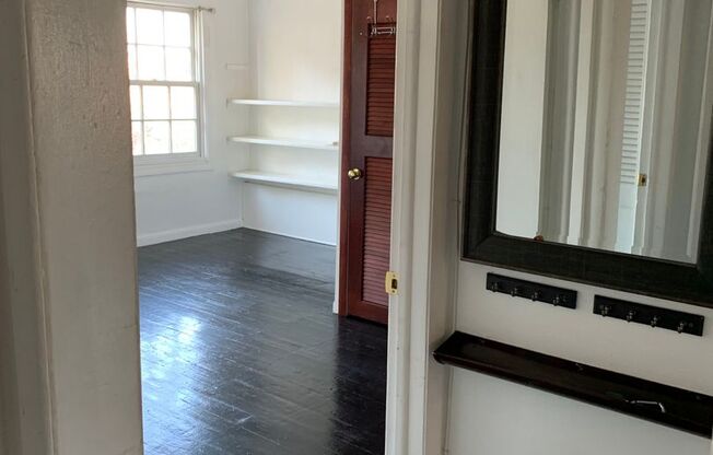 9 East Read Street - 8098