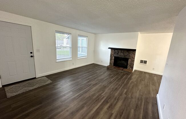 2 beds, 1 bath, $1,600, Unit 3277 W. 9th Ct. #A