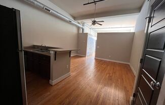 1 bed, 1 bath, 637 sqft, $1,075, Unit 301