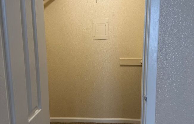 2 beds, 1 bath, 812 sqft, $1,085, Unit 1106