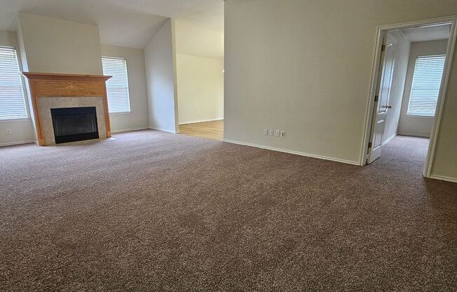 REDUCED! (3) Bed/(2) Bath In NE Norman Avail NOW!